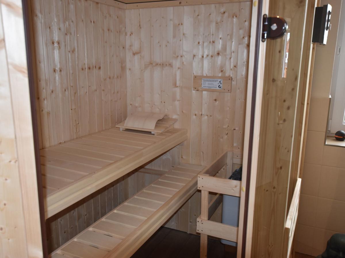 Cozy Holiday Home In Gross Schwansee With Sauna エクステリア 写真